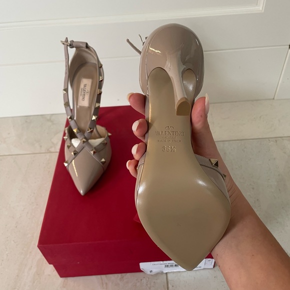 Valentino Rockstud Patent Pump - Picture 3 of 3